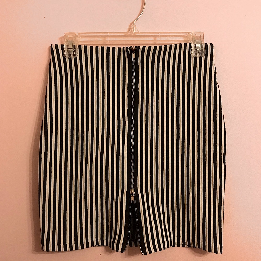 B&W Striped Bodycon Pencil Skirt - Picture 7 of 7